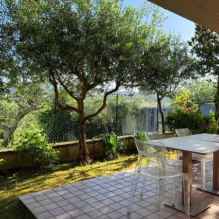 דירה C018 - Camerano, Trilocale Con Giardino E Parcheggio קמראנו