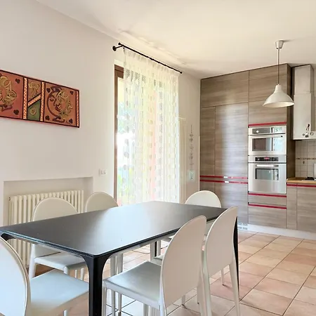 דירה C018 - Camerano, Trilocale Con Giardino E Parcheggio