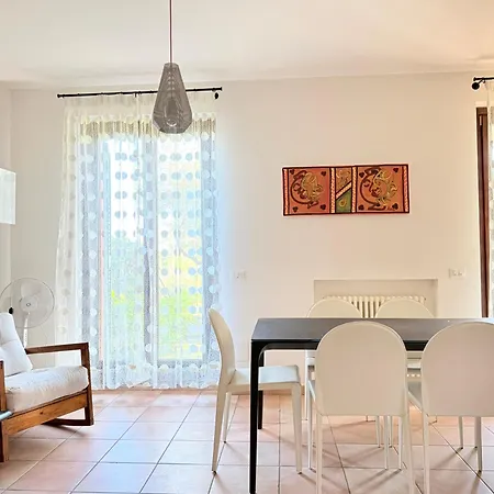 C018 - Camerano, Trilocale Con Giardino E Parcheggio דירה