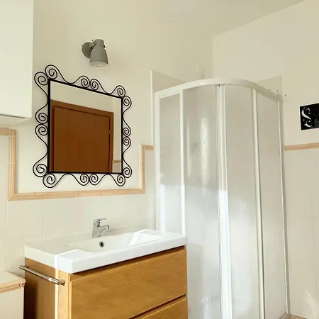 C018 - Camerano, Trilocale Con Giardino E Parcheggio