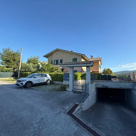 C018 - Camerano, Trilocale Con Giardino E Parcheggio * קמראנו